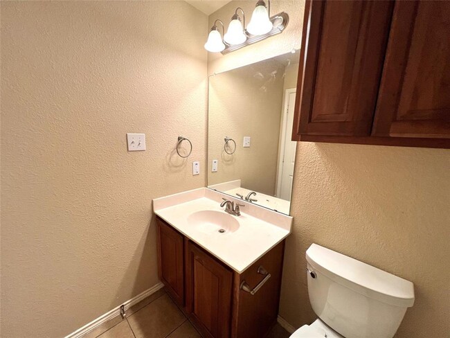Building Photo - 301 Riverine Way