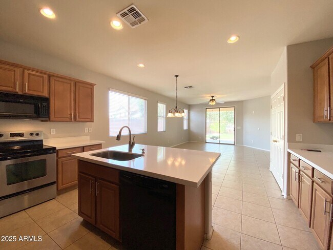 Building Photo - 1376 E Mia Ln