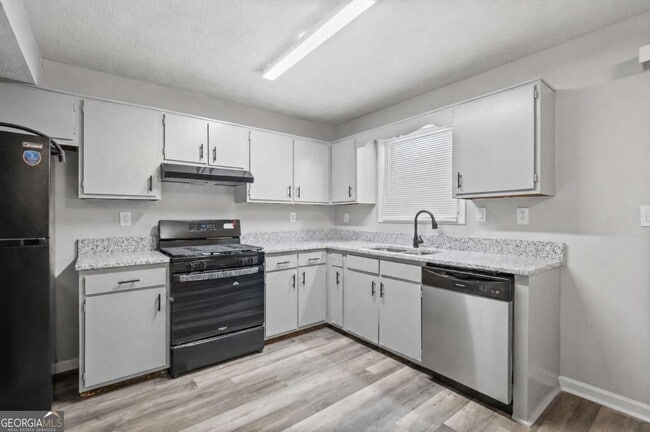 Building Photo - 2897 Spruce Cir