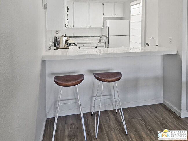 Building Photo - 1249 S La Verne Way