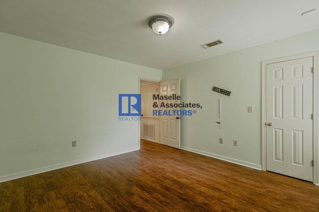 Building Photo - 2 Bed/1 Bath in Barnett Bend in Brandon
