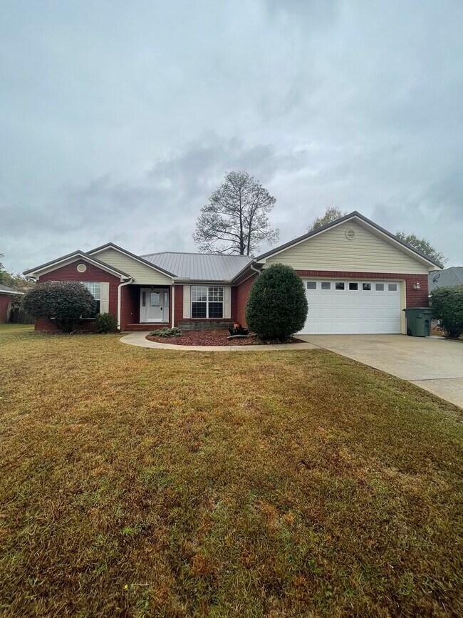 Building Photo - Available April!