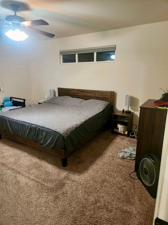 Building Photo - Gorgeous 3 bed/2.5 bath home with 3-CAR TANDEM GARAGE in Painted Sky