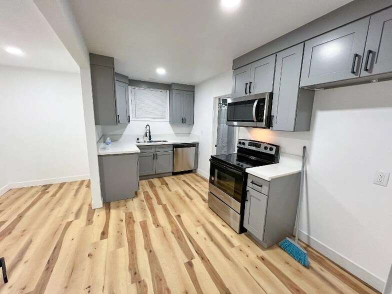 Building Photo - 3096 Goldner St