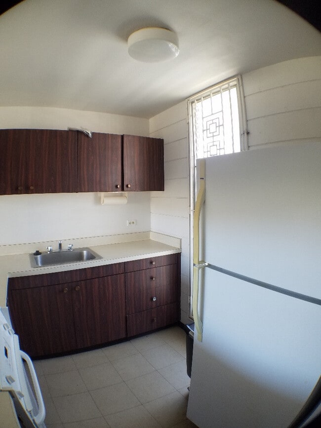 Building Photo - 067HAL