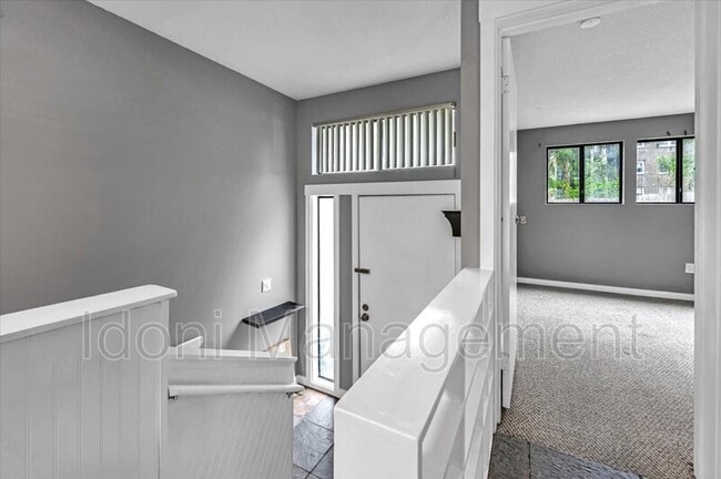 Building Photo - 78 Shepards Knoll Dr