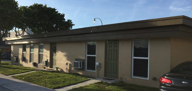 Building Photo - 4300 N Ocean Dr