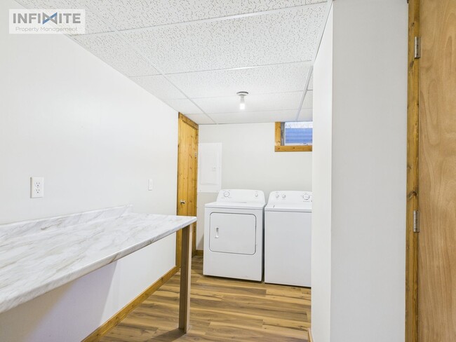 Building Photo - Spacious 4-Bedroom Apartment Just 4 Blocks...