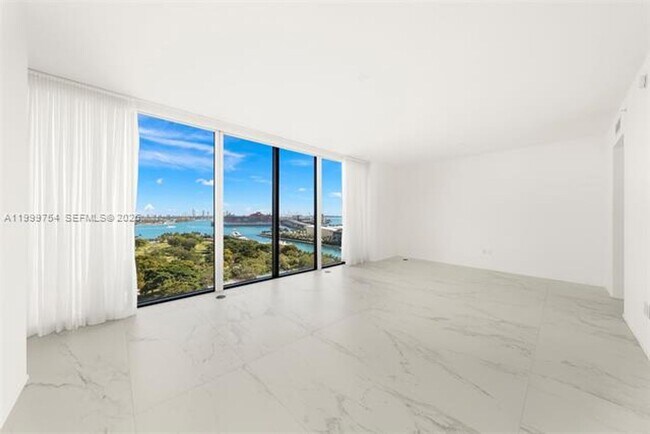 Building Photo - 1000 Biscayne Blvd