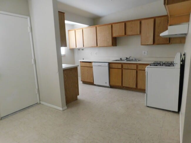 Building Photo - 408 Sahara Dr
