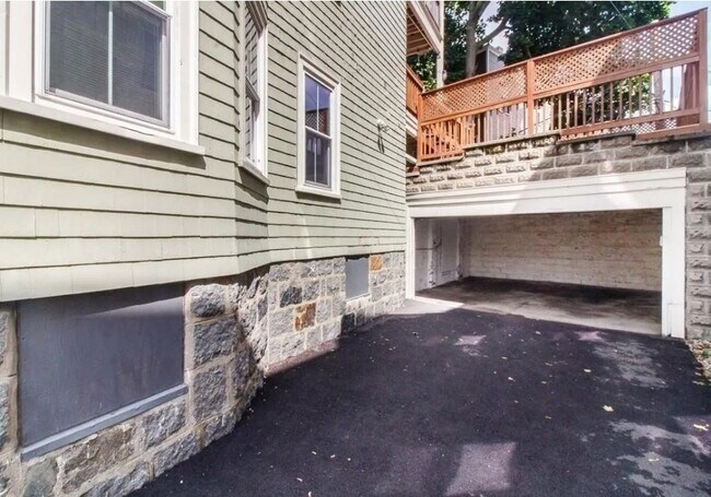 Building Photo - 22 Santuit St