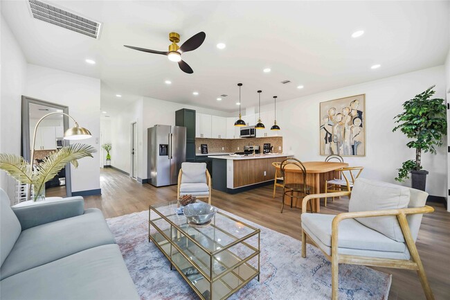 Building Photo - 7117 Springdale St