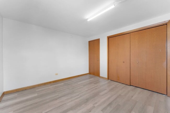 Building Photo - 3605 N Narragansett Ave
