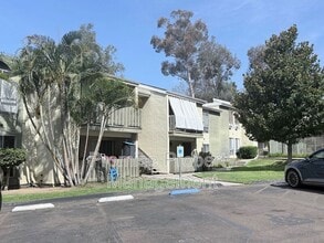 Building Photo - 830 W Lincoln Ave