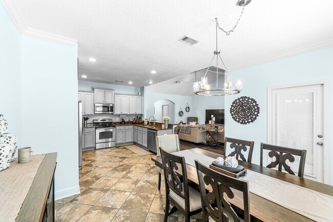 Building Photo - 270 Whispering Lake Dr