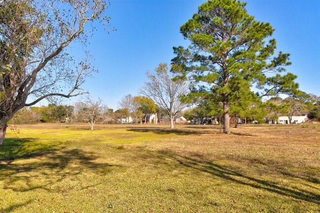 Building Photo - 361 Dawn Hill Dr