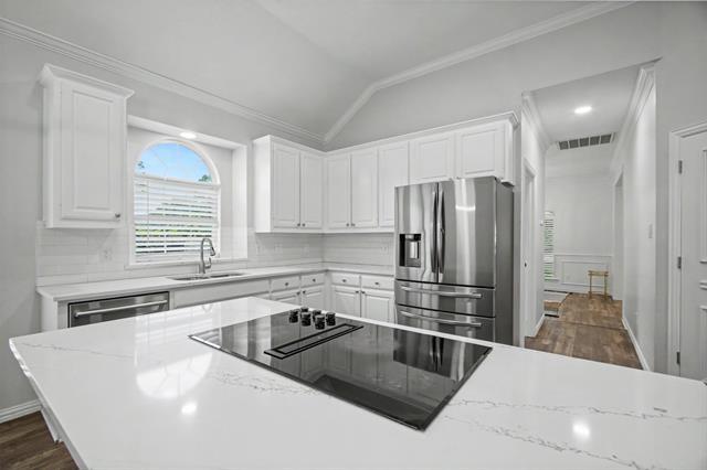 Building Photo - 805 Saratoga Dr