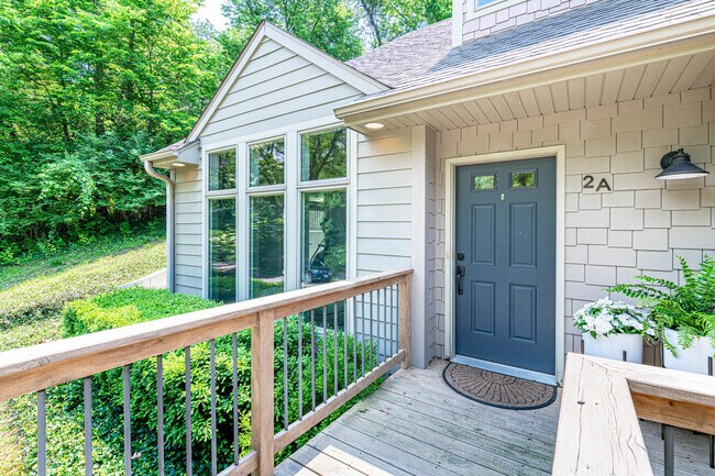 Building Photo - 2 E Clarkson Rd