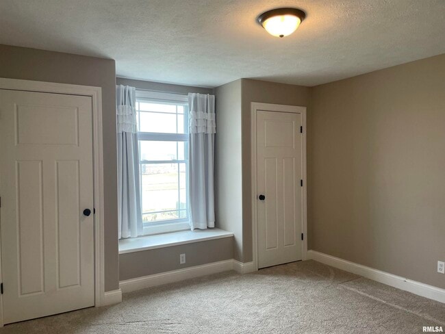 Building Photo - 700 Garvey Ln