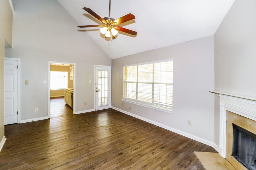 Building Photo - 1834 Dewars Cove N