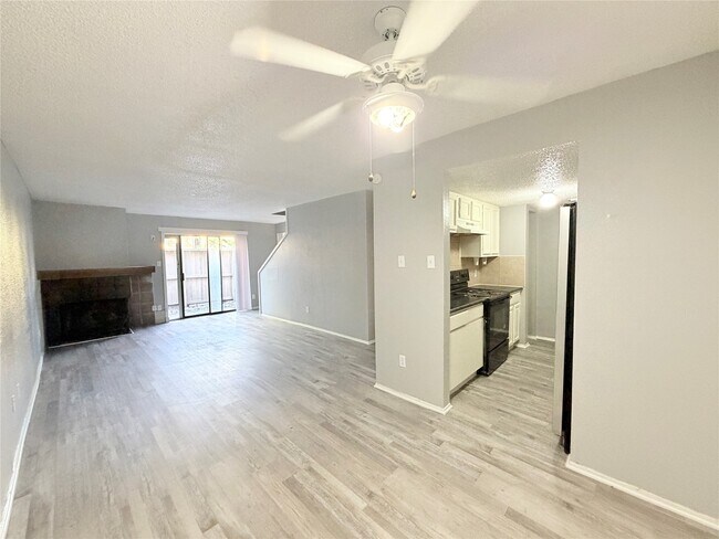 Building Photo - 9461 Pagewood Ln