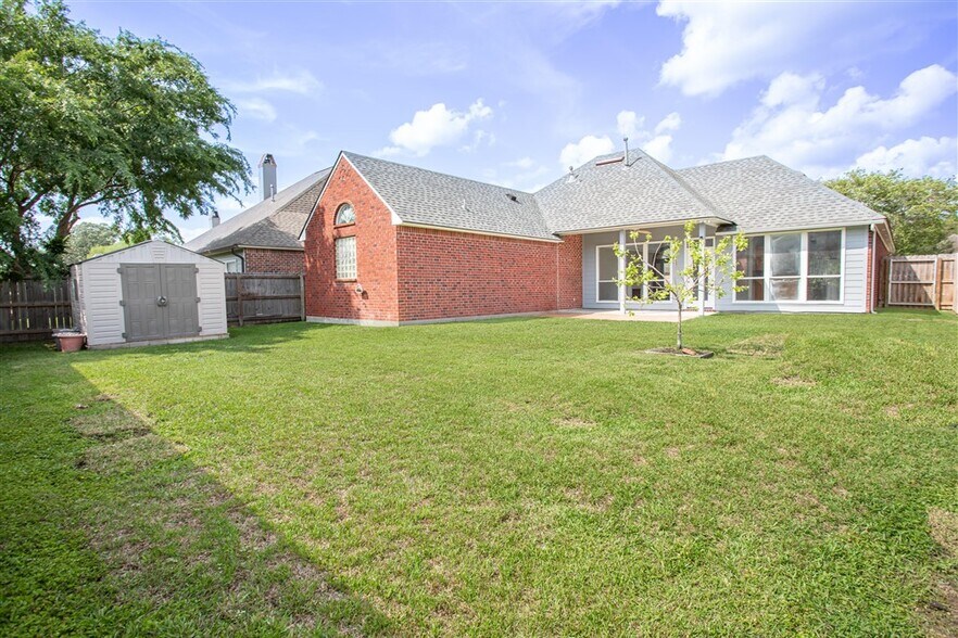Building Photo - 10562 Oakley Trace Dr