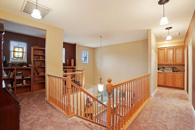 Building Photo - 549 Glenbriar Cir