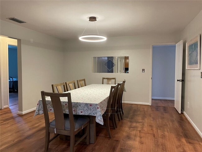 Building Photo - 8303 Lopez Dr