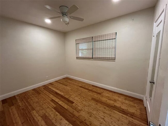 Building Photo - 1636 NE 18th St