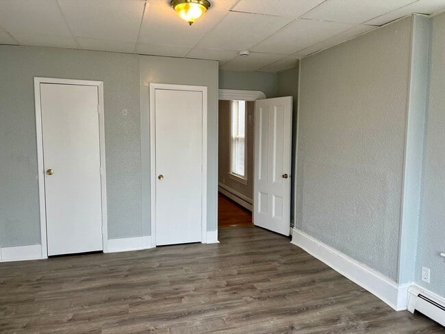 Building Photo - 277 W Elm St