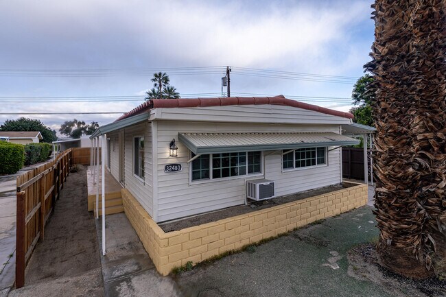 Building Photo - 32480 San Miguelito Dr