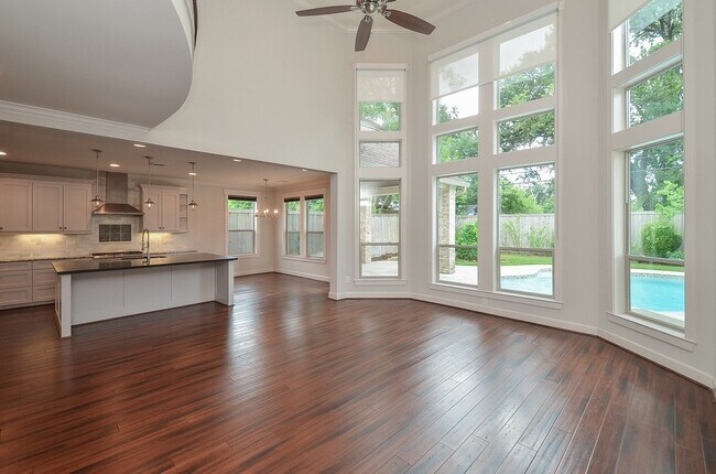 Building Photo - 5413 De Milo Dr