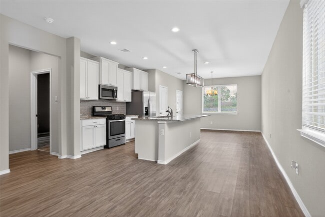 Building Photo - 16817 Pink Wintergreen Dr