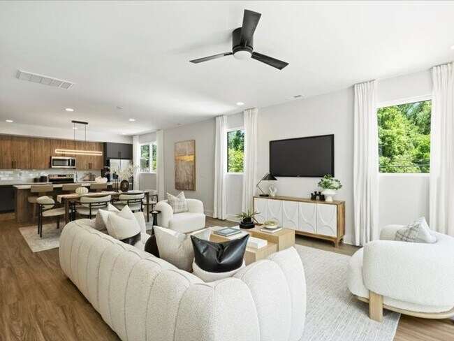 Building Photo - Modern Luxury Townhomes in Charlotte, NC.