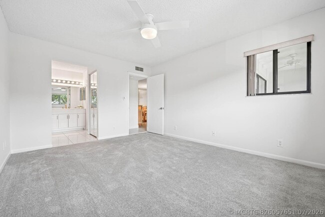 Building Photo - 15450 PEMBRIDGE E Ave