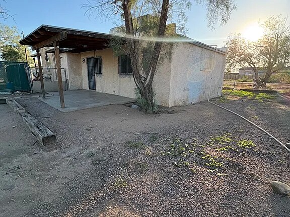 Building Photo - 345 E Navajo Rd