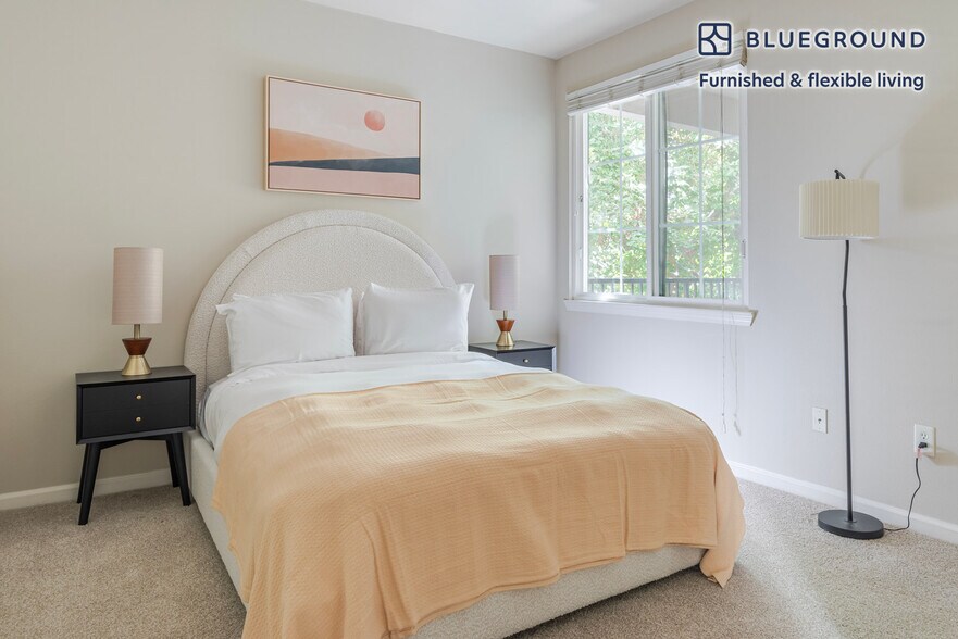 Building Photo - 700 Agnew Rd