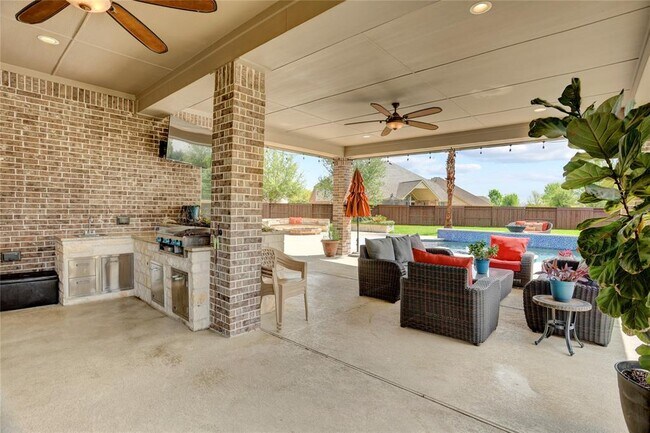 Building Photo - 10727 Stone Isle Ct