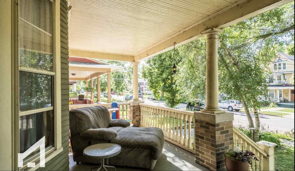 Porch - 1049 Spaight St