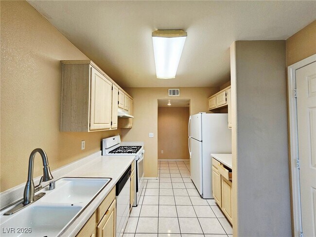 Building Photo - 10108 Rising Tree St