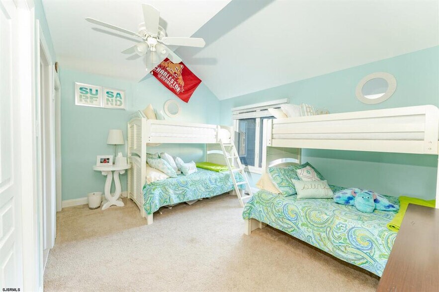 Building Photo - 224 Boardwalk