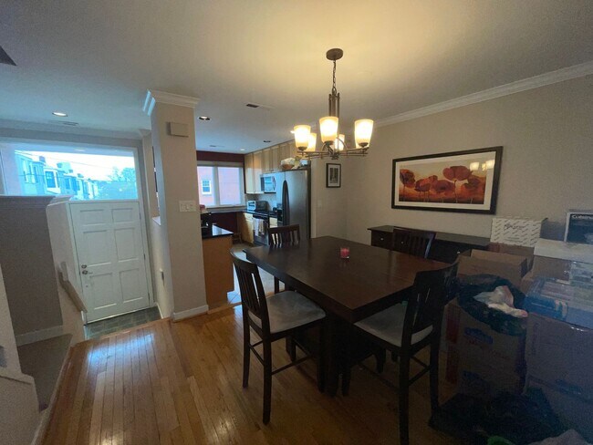 Building Photo - 3-bed, 2-bath GIANT townhouse + GARAGE, BA...