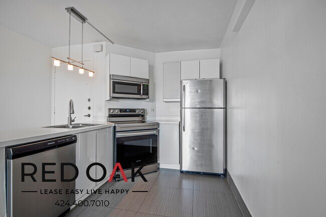 Building Photo - 3949 Los Feliz Blvd
