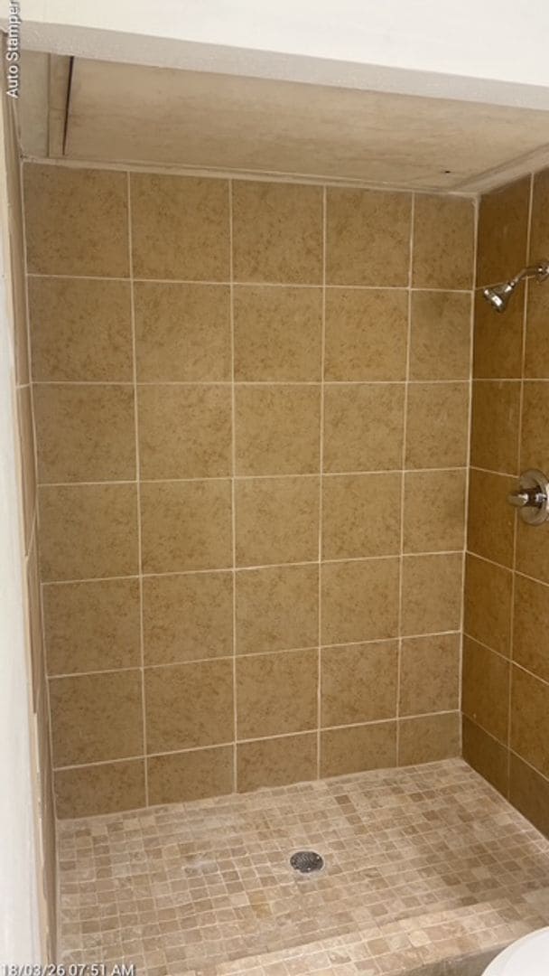 Building Photo - 609 Live Oak Dr