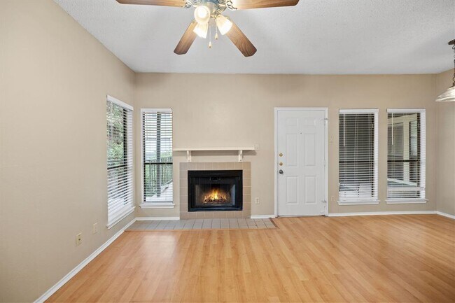 Building Photo - 2706 Salado St