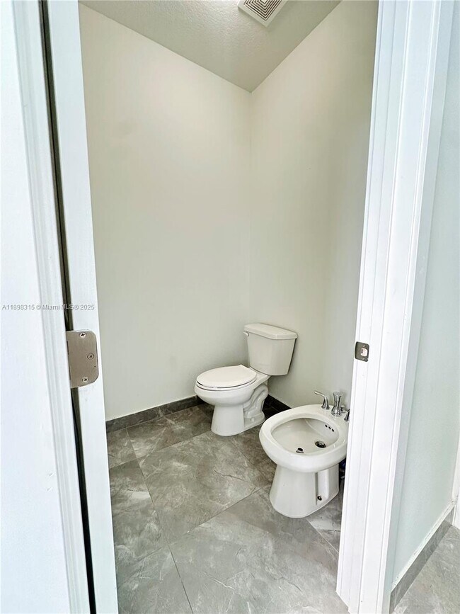 Building Photo - 1831 SW 145th Ave