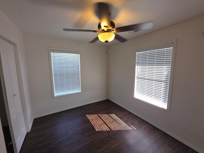 Building Photo - Newly Remodeled 2 bedroom 1 bath home