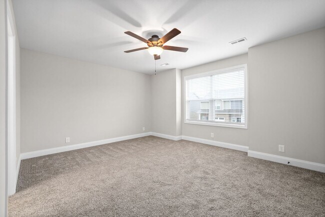 Building Photo - 318 Fallow Cir