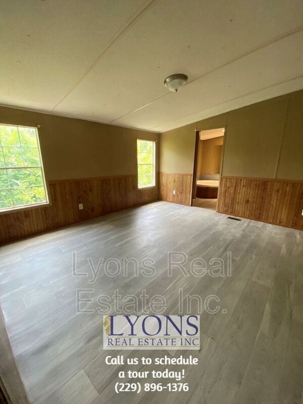 Building Photo - 502 Crestview Dr