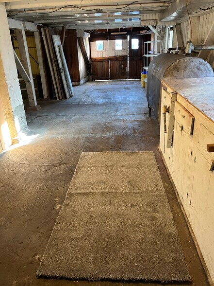 Basement - 657 Florence Ave